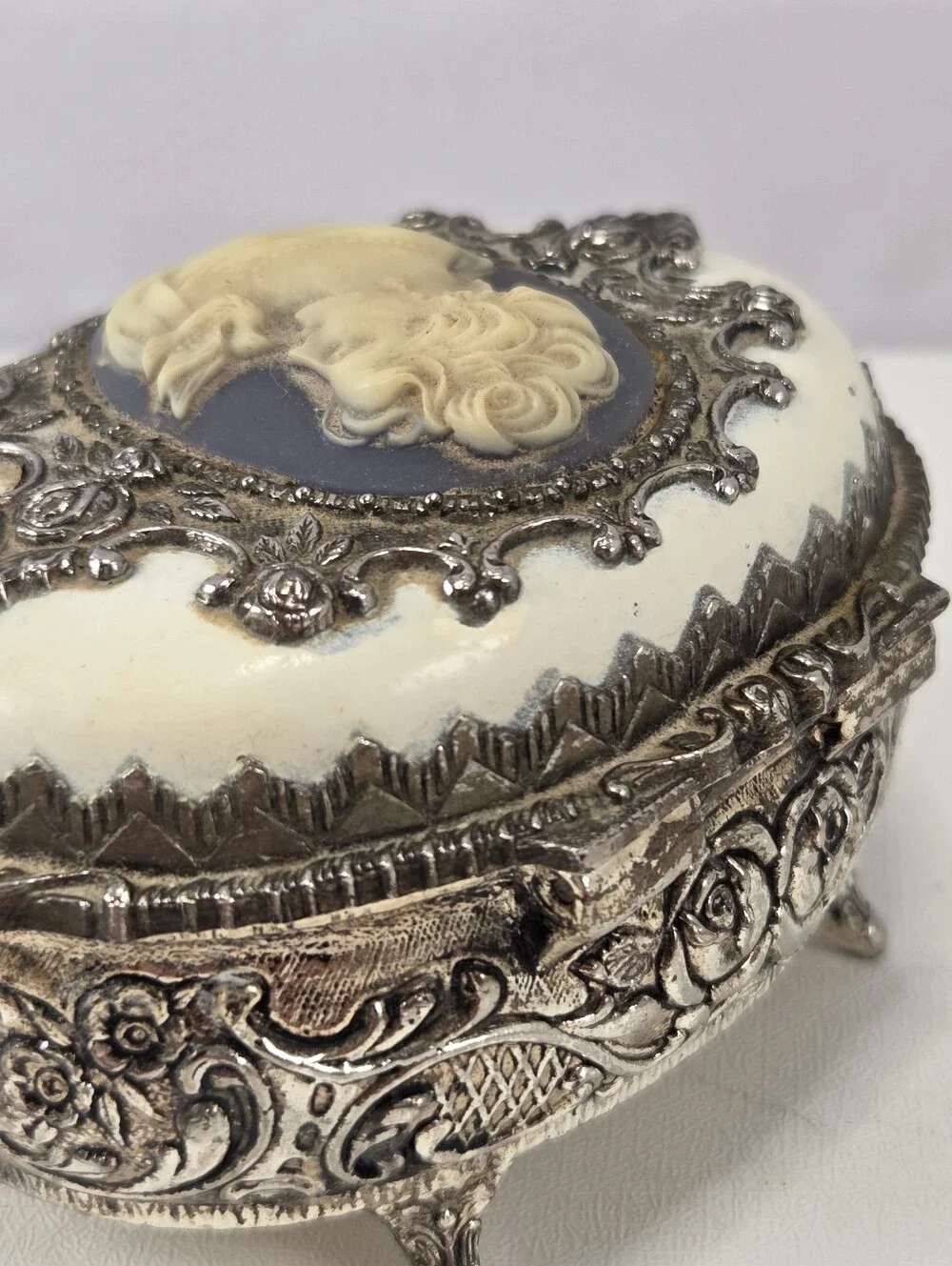 Vintage 70s Cameo Sankyo Music Trinket Box 